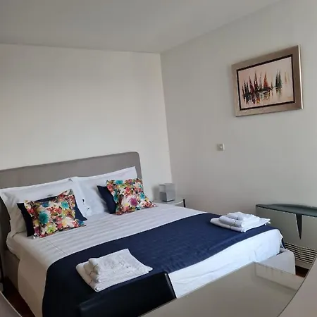 Seaside Gold 1row Apartment Split
